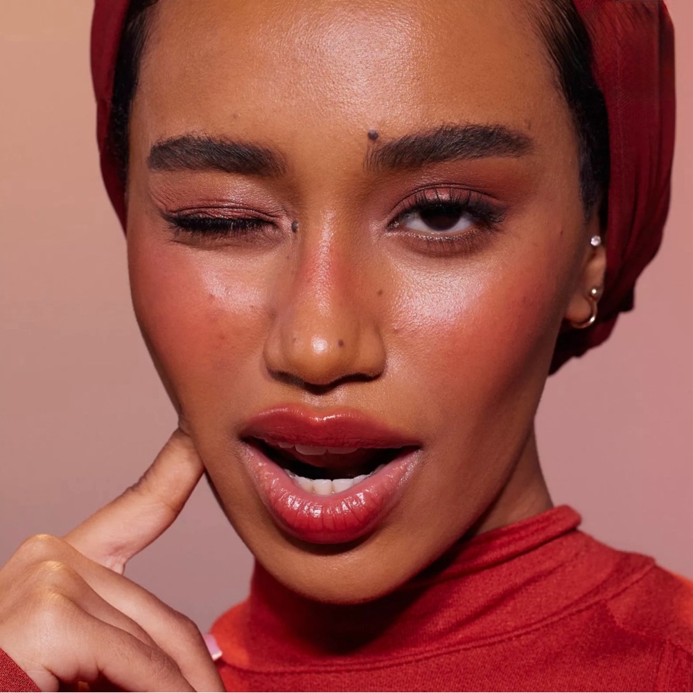 HUDA BEAUTY Cheeky Tint Blush Stick - Rebel Red - Picture 4 of 5
